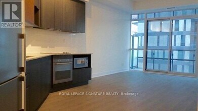 99 The Donway W in Toronto, ON - Building Photo - Building Photo