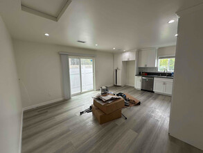 2110 Gaviota Ave in Signal Hill, CA - Building Photo - Building Photo