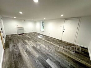 6184 Poketa Rd in Verona, PA - Building Photo - Building Photo