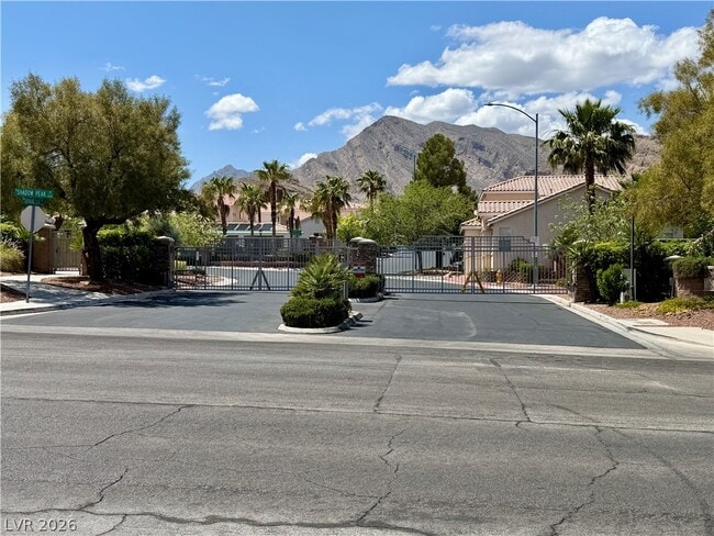 10353 Sloping Hill Ave in Las Vegas, NV - Building Photo - Building Photo