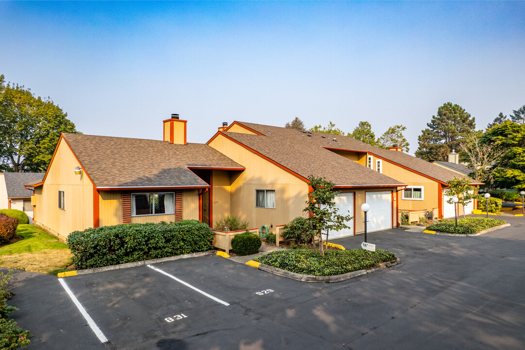 Village Gateway Apartments in Portland, OR - Building Photo