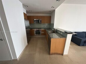 1050 Brickell Ave, Unit 2206 in Miami, FL - Building Photo - Building Photo