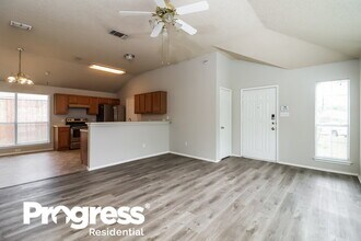 10662 Flamewood Dr in Fort Worth, TX - Building Photo - Building Photo