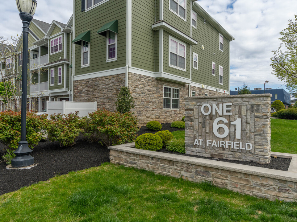 Chaz Way in Fairfield, NJ - Building Photo