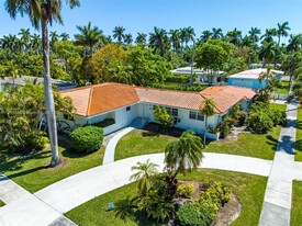 1254 Polk St in Hollywood, FL - Building Photo
