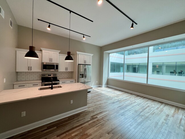 409 Lackawanna Ave, Unit 408