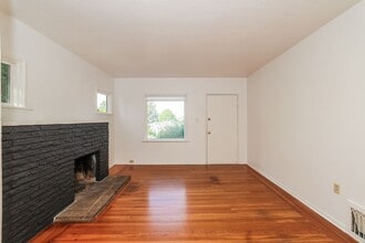 4572 Tompkins Ave in Oakland, CA - Building Photo - Building Photo