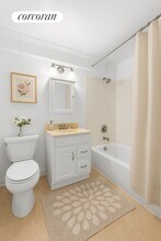 201 E 25th St in New York, NY - Building Photo - Building Photo