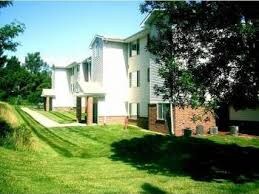 904 Kasper St in Bellevue, NE - Foto de edificio - Building Photo