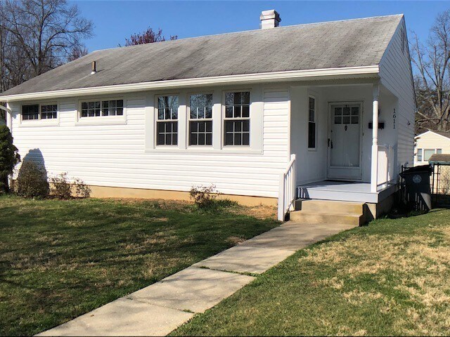 1611 Burris Rd in Rockville, MD - Building Photo