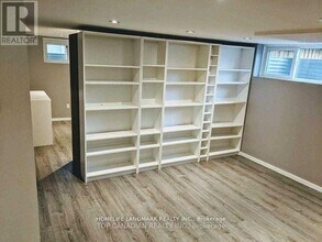 318 Betty Ann Dr in Toronto, ON - Building Photo - Building Photo