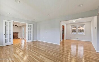 9 Arbor Way in Ocean Township, NJ - Building Photo - Building Photo