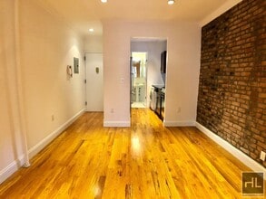 MOTT STREET in New York, NY - Foto de edificio - Building Photo