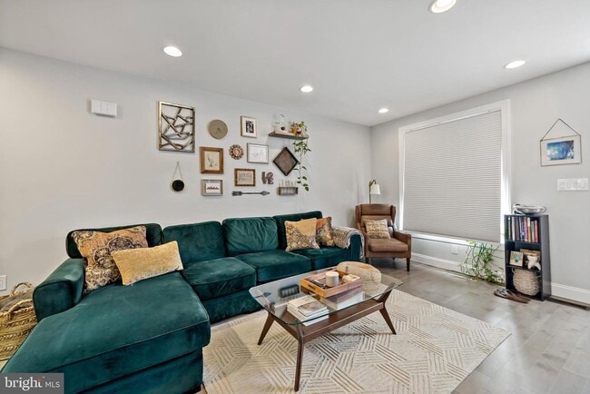 property at 1225 Tree St