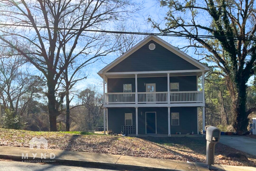 3038 Panther Trail SW in Atlanta, GA - Building Photo