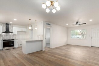 3939 W Harmont Dr in Phoenix, AZ - Building Photo - Building Photo