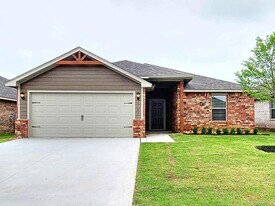 1701 Crimson Lake Blvd in El Reno, OK - Building Photo