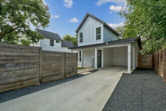 413 W Odell St, Unit 2 in Austin, TX - Building Photo - Building Photo