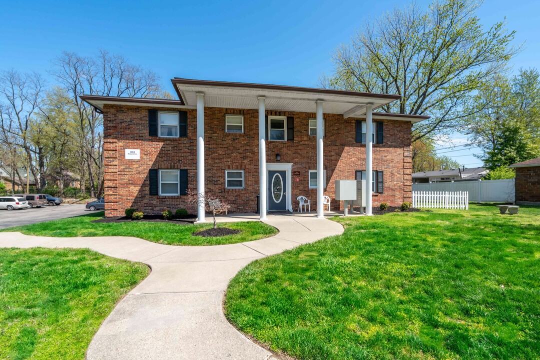 Parkside Apartments in Jeffersonville, IN - Building Photo