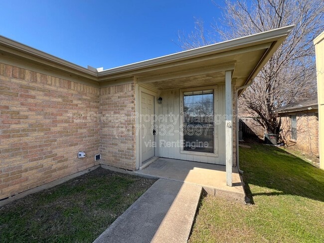 property at 1116 Landsdale Ln