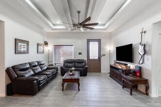 2702 E Yosemite St in Edinburg, TX - Building Photo - Building Photo