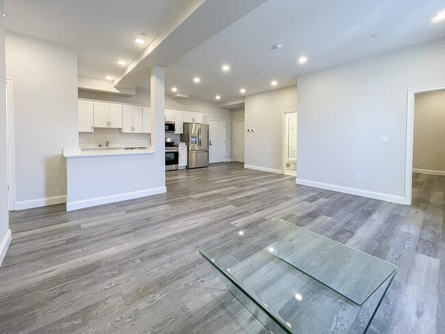 5 Fremont St, Unit #106
