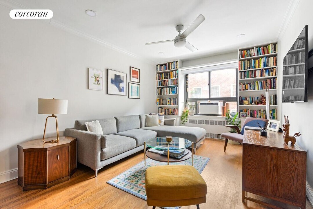 316 W 84th St in New York, NY - Building Photo