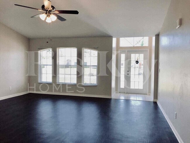 1016 SW 37th Terrace in Cape Coral, FL - Building Photo - Building Photo