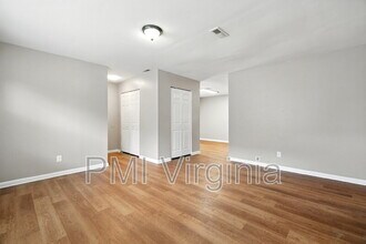1076 Dubose Dr in Norfolk, VA - Building Photo - Building Photo