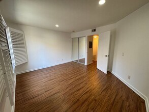 8300 Manitoba St in Los Angeles, CA - Building Photo - Building Photo