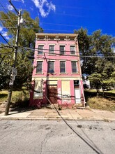 422 W McMicken Ave in Cincinnati, OH - Building Photo - Building Photo