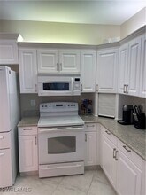 8405 Excalibur Cir in Naples, FL - Building Photo - Building Photo