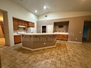 5343 Cosumnes Dr in Stockton, CA - Building Photo - Building Photo
