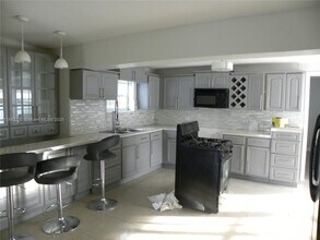 9860 SW 48th St in Miami, FL - Building Photo - Building Photo