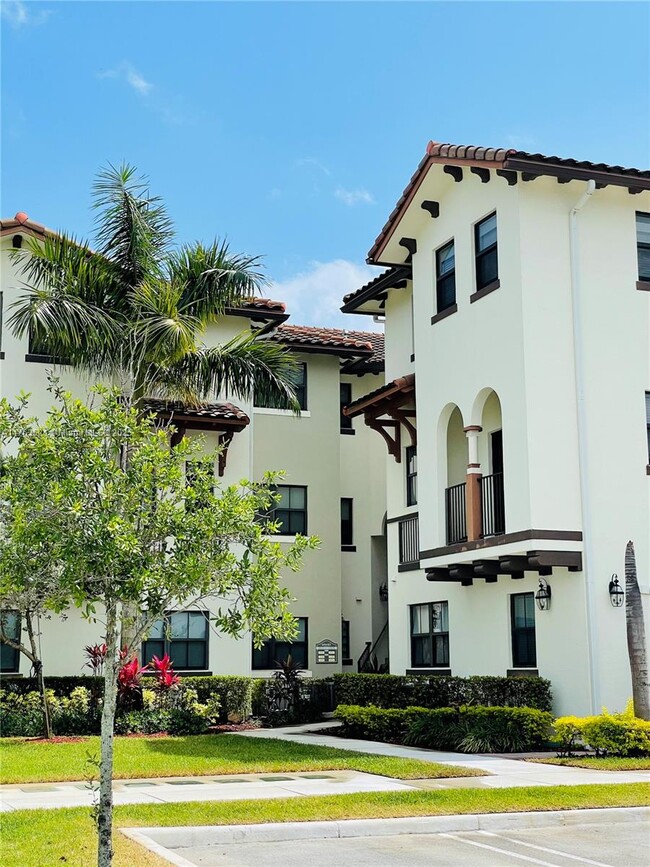 10620 NW 88th St in Doral, FL - Building Photo - Building Photo