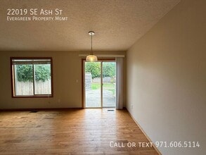 22019 SE Ash St in Gresham, OR - Building Photo - Building Photo