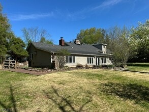 120 Kosciuszko Rd in Whitehouse Station, NJ - Building Photo - Building Photo