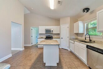 1831 Thunderbolt St in Navarre, FL - Building Photo - Building Photo