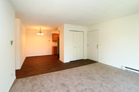 Whispering Trails Apartments in Naperville, IL - Building Photo - Interior Photo