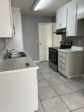 1532 Valdez Cir in Salinas, CA - Building Photo - Building Photo