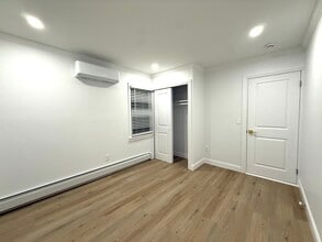 3334 208th St, Unit 2 in Bayside, NY - Building Photo - Building Photo