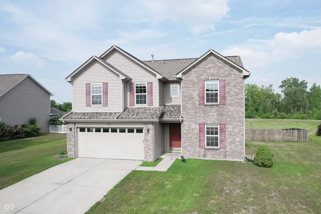 2755 Bluewood Way in Plainfield, IN - Foto de edificio
