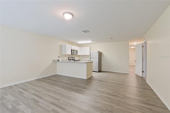 27008 Anthony Ave in Brooksville, FL - Building Photo - Building Photo