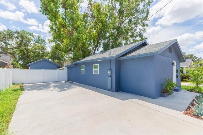 118 W Sligh Ave in Tampa, FL - Building Photo - Building Photo