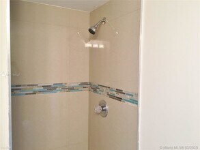 4805 NW 7th St in Miami, FL - Building Photo - Building Photo