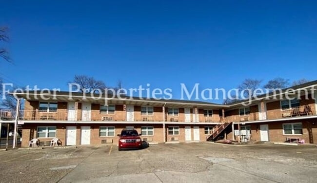 Pinewood Apartments