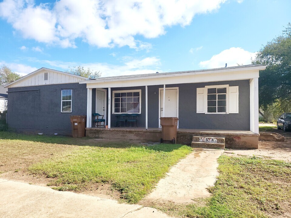 1518 Sycamore St, Unit B in Big Spring, TX - Building Photo