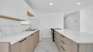 4285 SW 48th Ct in Fort Lauderdale, FL - Building Photo - Building Photo