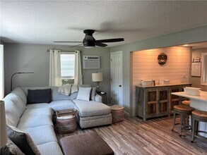 283 Balsam Rd in South Kingstown, RI - Foto de edificio - Building Photo