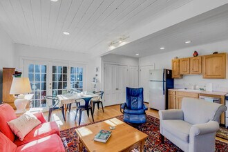 252r High St in Newburyport, MA - Building Photo - Building Photo